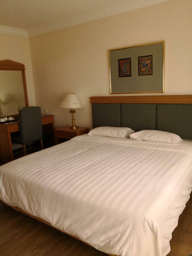 The Executive Hotel Lahad Datu Kültér fotó